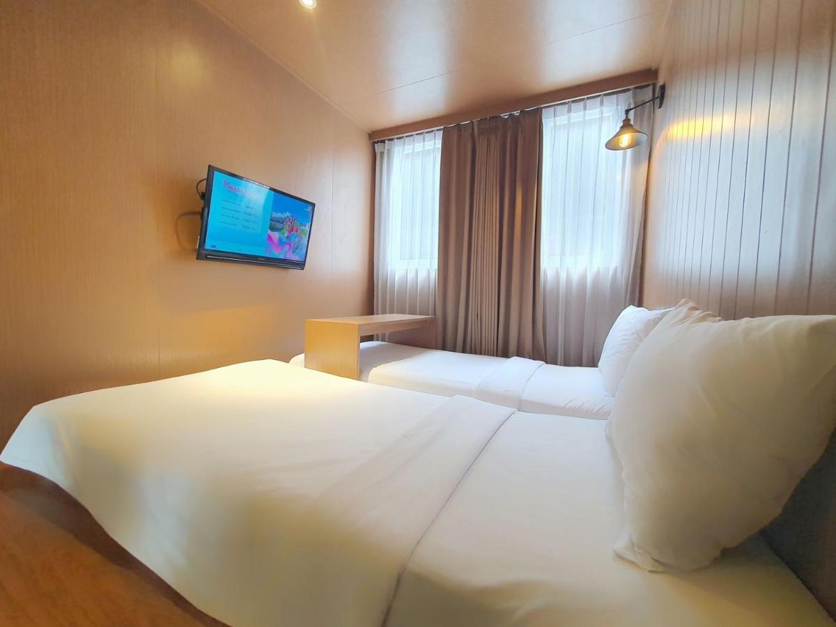 Kontena Hotel Batu  Εξωτερικό φωτογραφία
