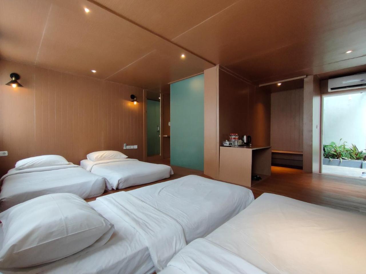 Kontena Hotel Batu  Εξωτερικό φωτογραφία