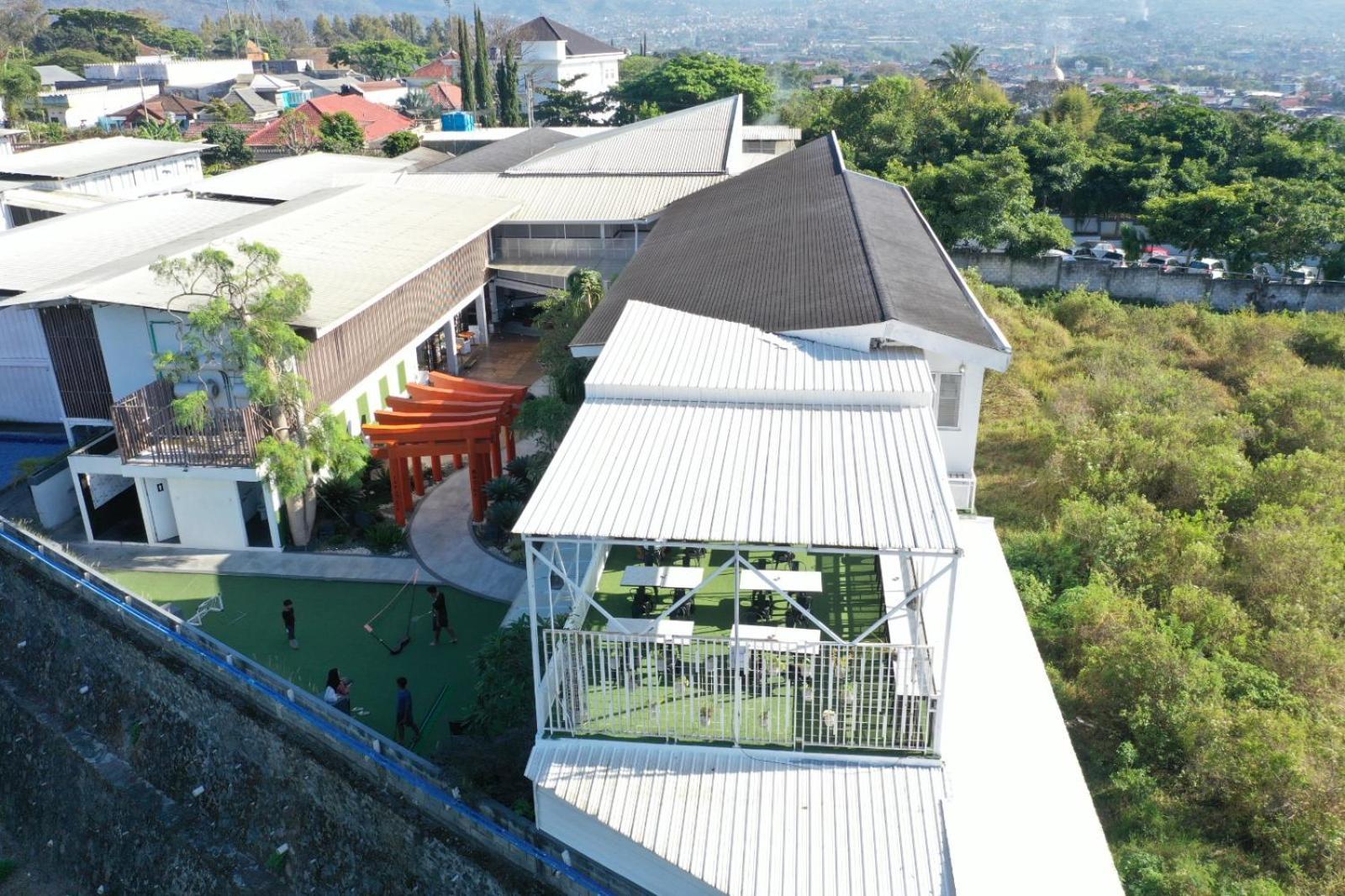 Kontena Hotel Batu  Εξωτερικό φωτογραφία