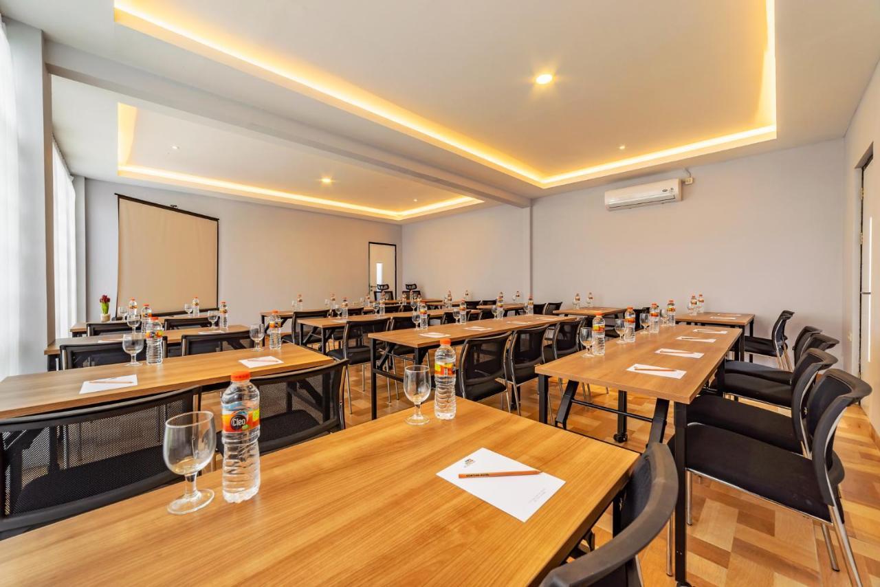 Kontena Hotel Batu  Εξωτερικό φωτογραφία