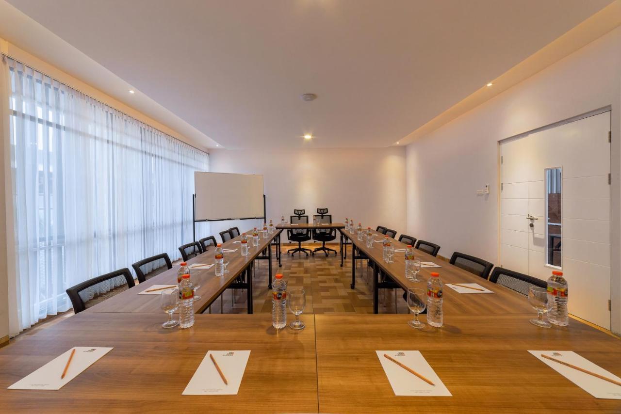 Kontena Hotel Batu  Εξωτερικό φωτογραφία