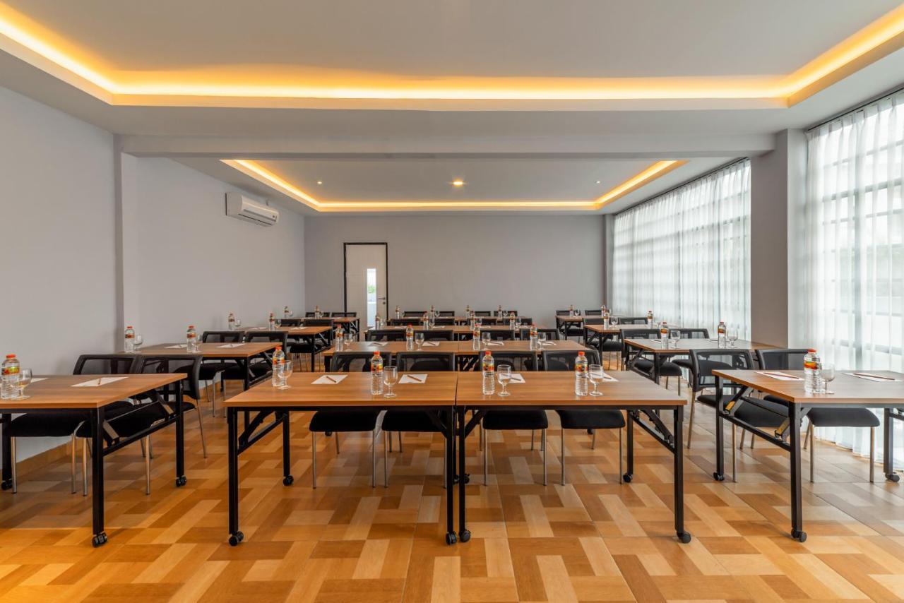 Kontena Hotel Batu  Εξωτερικό φωτογραφία