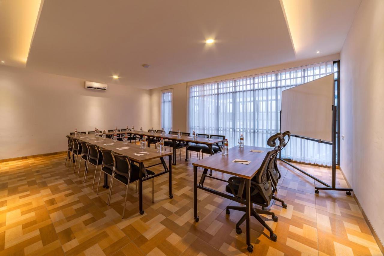 Kontena Hotel Batu  Εξωτερικό φωτογραφία